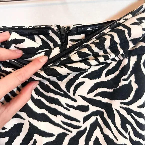 VINTAGE Y2K F21 Zebra Strapless Mini Dress Sz. S - Picture 4 of 5